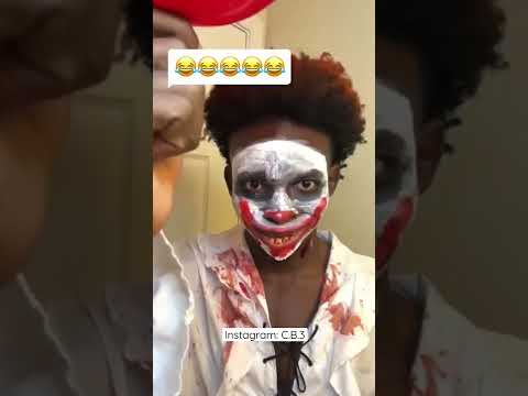 “IT” was actually so creepy😂 #it #pennywise #scarymovie #comedy #shorts