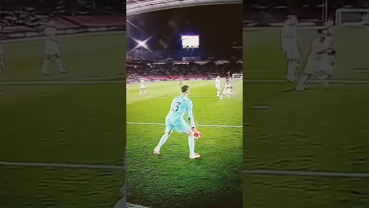 Iñaki Peña's Key Save ⚽