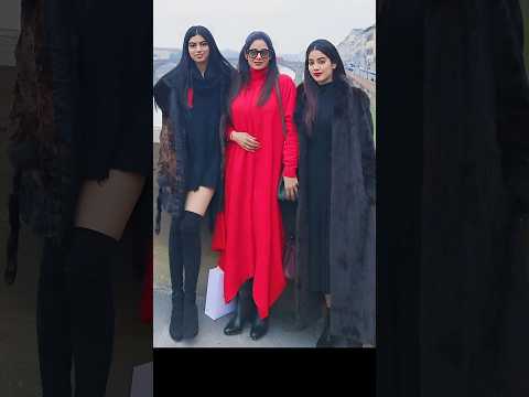 Sridevi with her daughter janhvi Kapoor & Khushi kapoor #sridevi #janhvikapoor#khushikapoor like 😘
