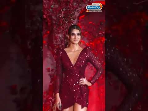 Kriti Sanon at Karan Johar Birthday Party