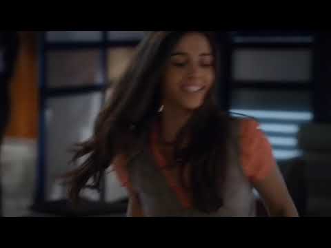 Maddy and Mark (Terra Nova) scenepack - Part 1