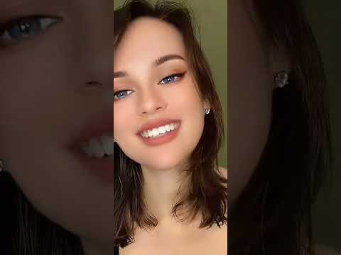 Periscope LIVE BEAUTIFULL GIRL๐ #periscope #live #cute #broadcast #periscopelive#viralvideo #vlog