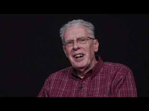 Hopcroft on Formal Languages and Their Relationship to Automata.