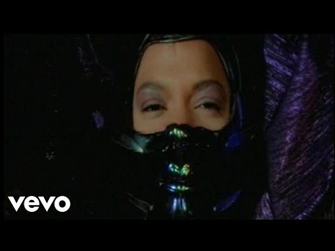 Queen Latifah - Paper (Music Video, 1998)