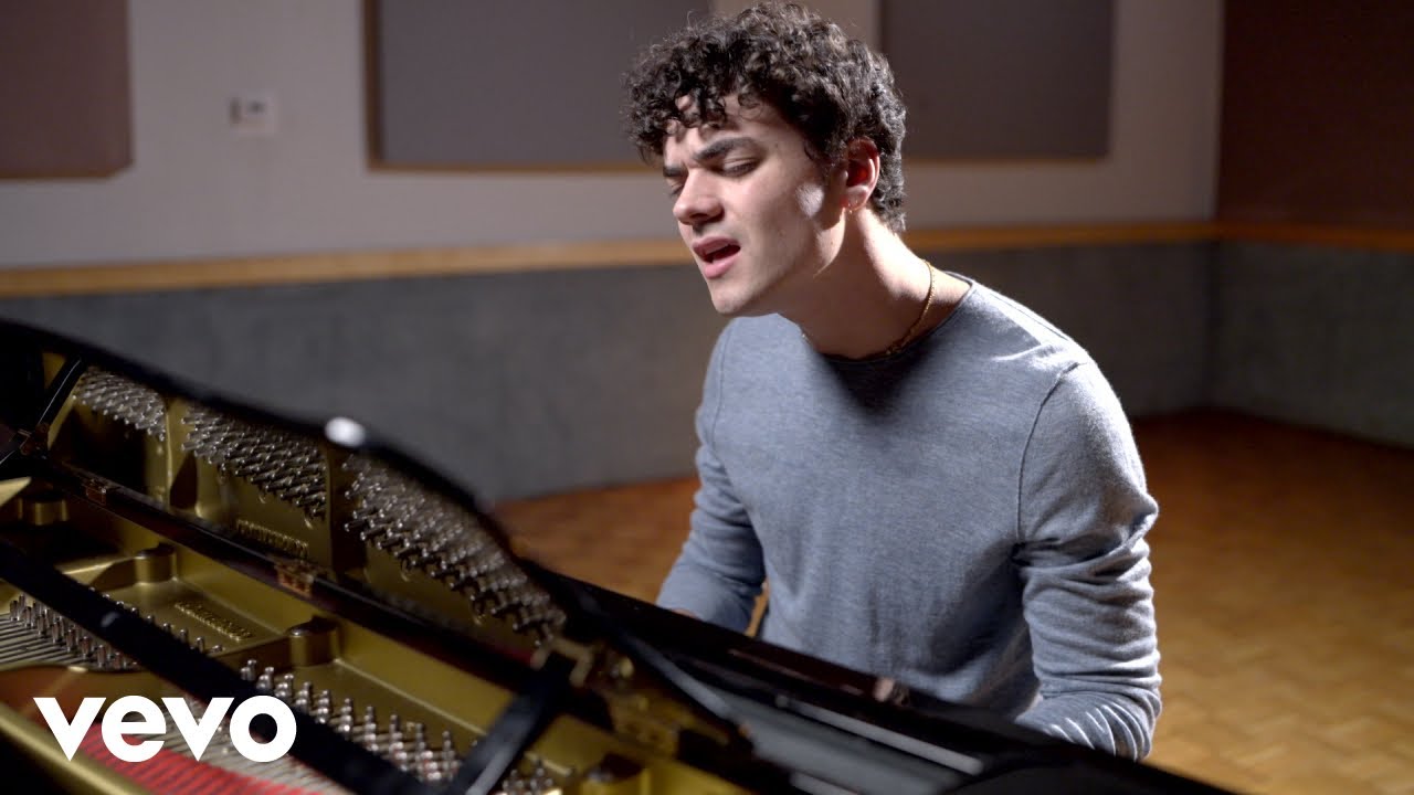 Alexander Stewart & Lauren Spencer Smith - Friends Don't [Official Music Video] 🎶