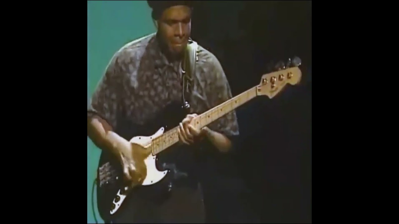 ルーム335名ベースソロ🎸 ラリーカールトン & リーリトナー