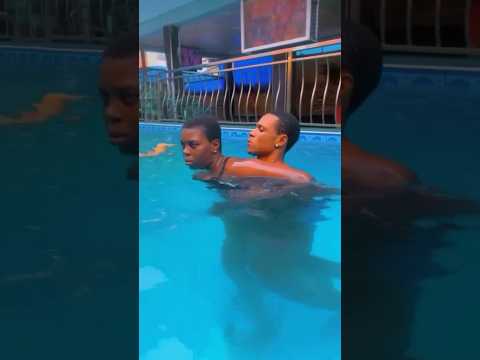HAVING FUN IN THE POOL #viralvideo