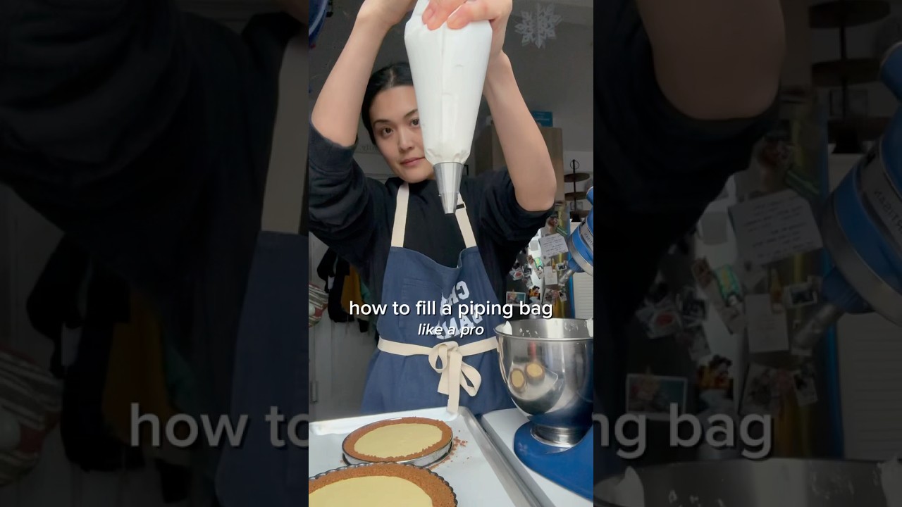 8 Easy Steps to Fill a Piping Bag 🎂