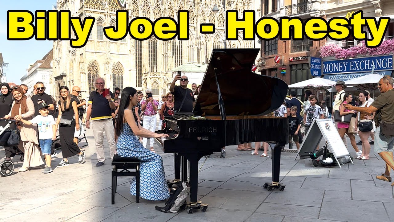 Stunning Street Piano Cover of Billy Joel's Honesty 🎹
