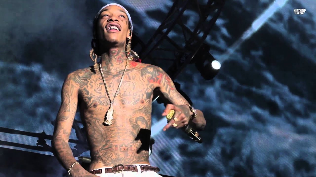 Wiz Khalifa Rocks the Stage with 'See You Again' at Cali Christmas 2015 🎤