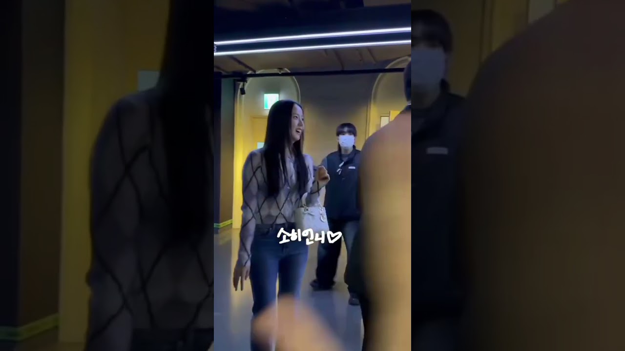 Jisoo Celebrates Special Moments with Her Newtopia Family ✨