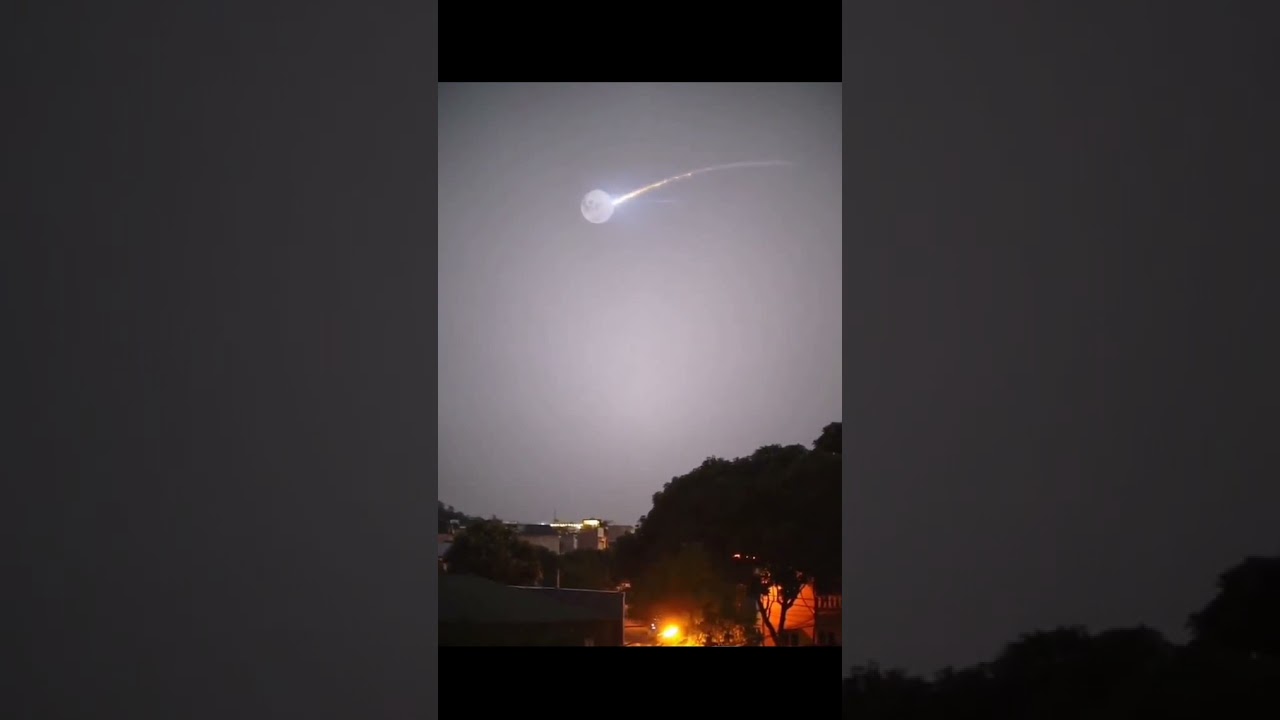 Meteor Impacting the Moon 🌙😱 #shorts