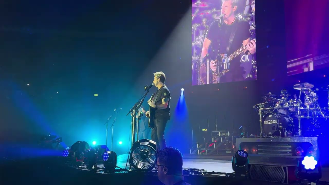 Nickelback - Hero (Chad Kroeger & Josey Scott) Live