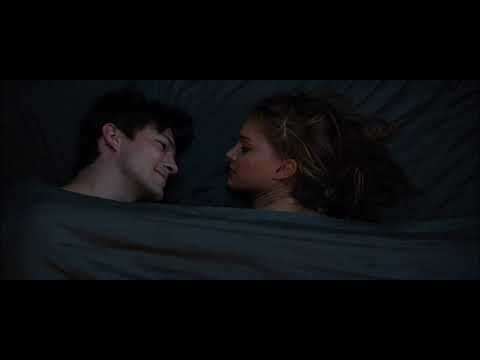 Ashton Kutcher & Natalie Portman Deep Kiss ๐