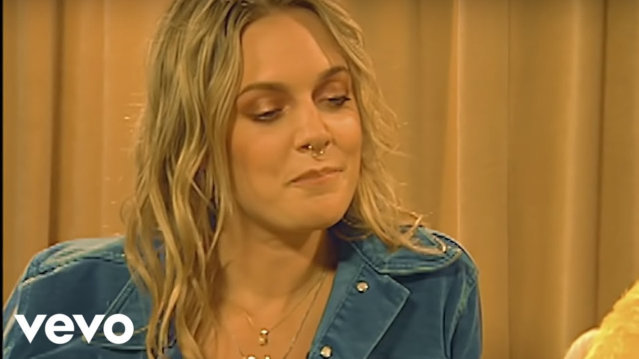 Tove Lo Releases New Album 'Blue Lips' 🎶