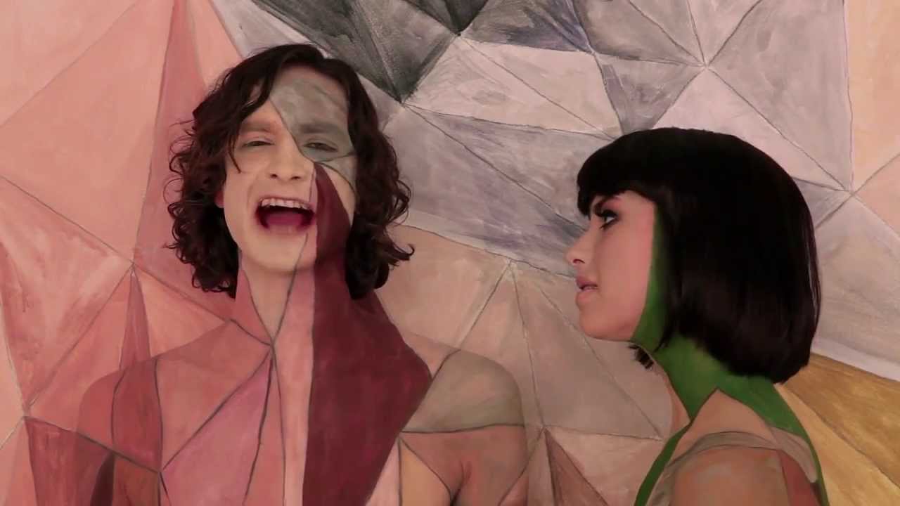 Gotye ft. Kimbra - Somebody That I Used To Know 🎶 (Official Music Video)