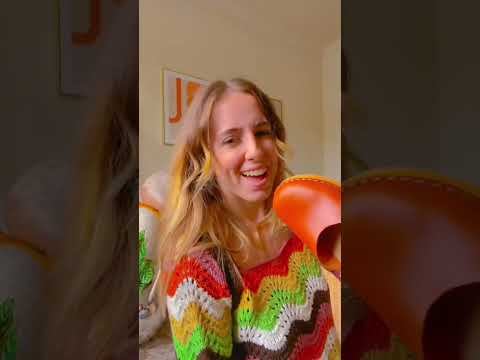 Basic Shoes You Need for 70’s Fashion #70s #70sstyle #60s #60sstyle