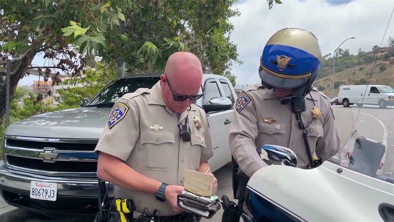 Caught in Action: California Highway Patrol Stops Speeding Drivers ๐