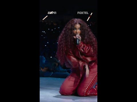 SZA performs during Super Bowl Half Time show 🎶 #NFL