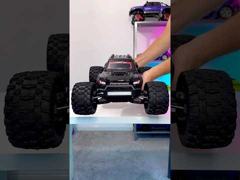 New truck to test! This is the MJX Hyper go 10208. It runs a brushless 4s system!