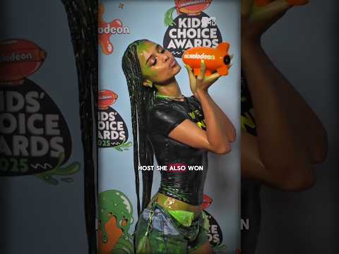 Tyla was struggling to keep it PG for the kids at the KCA 😂❤️