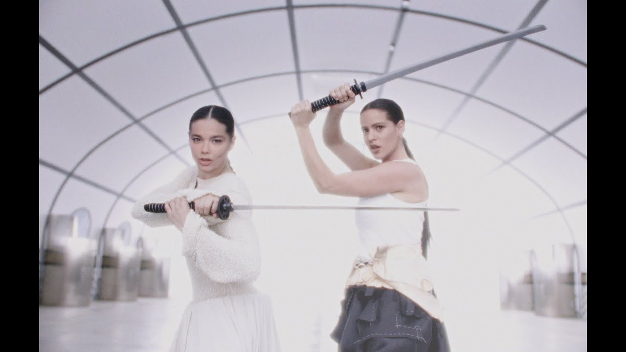 Björk & Rosalía Release 'Oral' 🎶