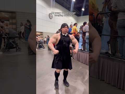 No that’s Thursday 😭 #comiccon #wednesday #dora #dominicandora #cosplay #funny @bane_armstrong