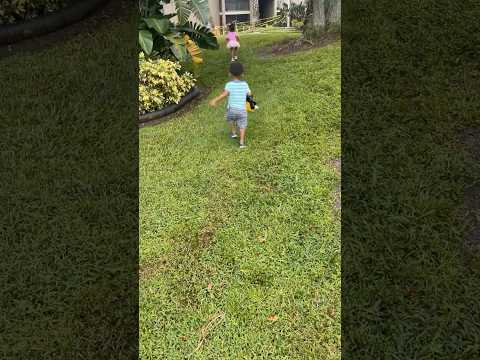 ALWAYS RUNNING AWAY FROM ME 😩 #twins #toddlers #subscribe #youtubeshorts #running #escape #share