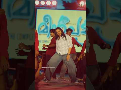 Mamitha baiju energetic dance moves Dude Kerala Event #mamithabaiju #dudemovie #oorumblood
