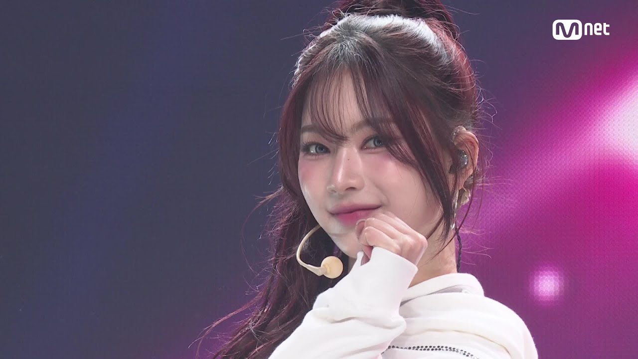 STAYC's 'BEBE' on M Countdown Ep.882 🎶