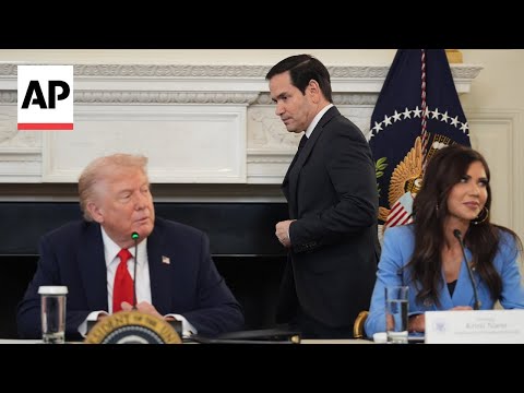 AP photographer describes moment Marco Rubio handed Trump peace deal note