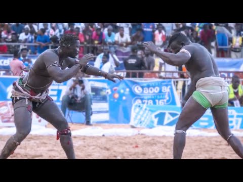 Combat Niang Bou Ndaw Vs Amanekh - Vite fait bien fait!