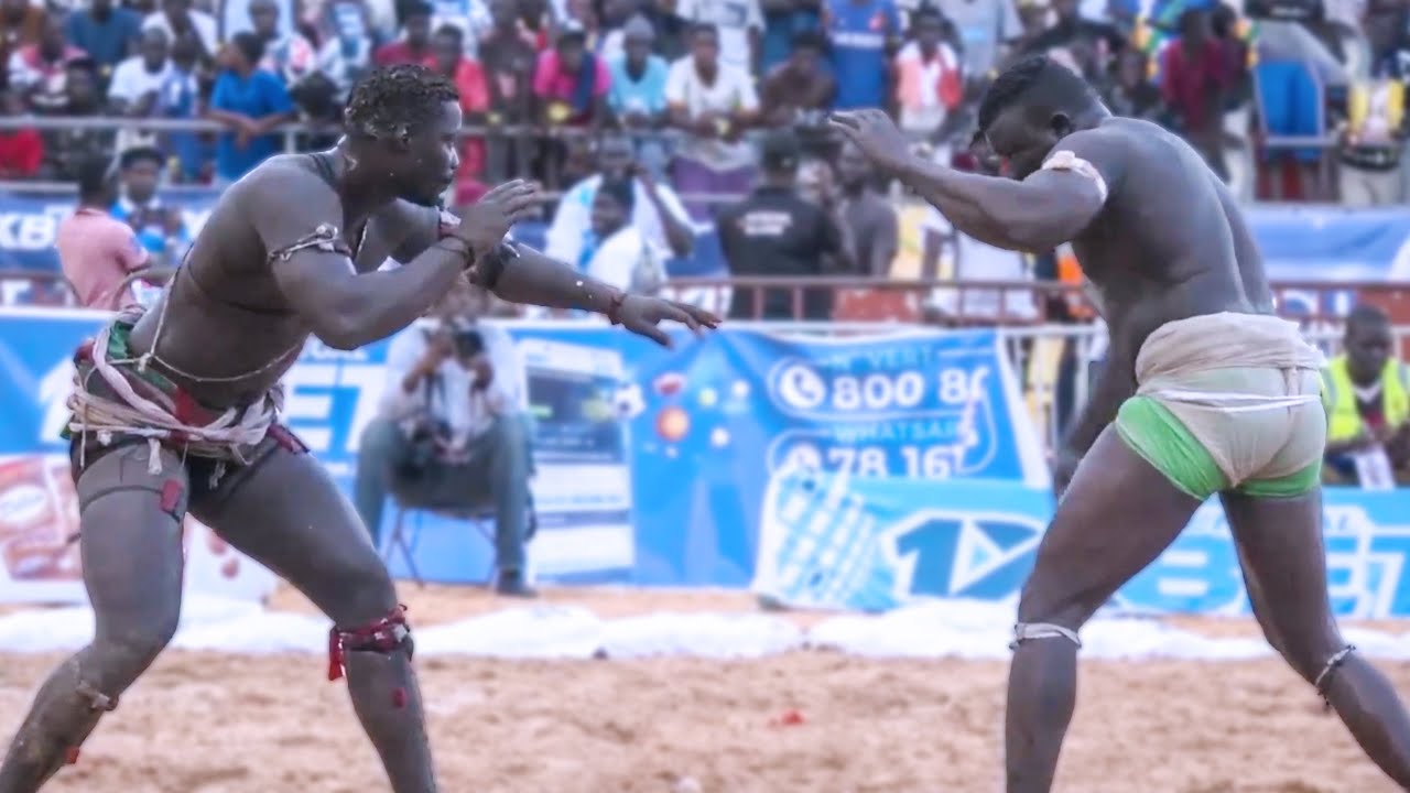 Combat Épique : Niang Bou Ndaw contre Amanekh en Direct! 🔥