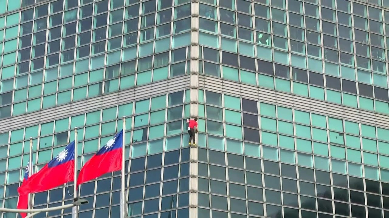 Alex Honnold Starts Free Solo Climb of Taipei 101 π§ββοΈ