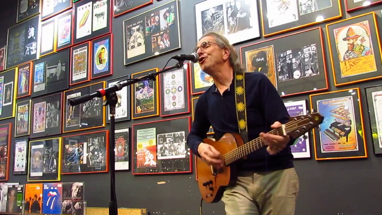 David Gans Performs 'Looks Like Rain' at Twist & Shout
