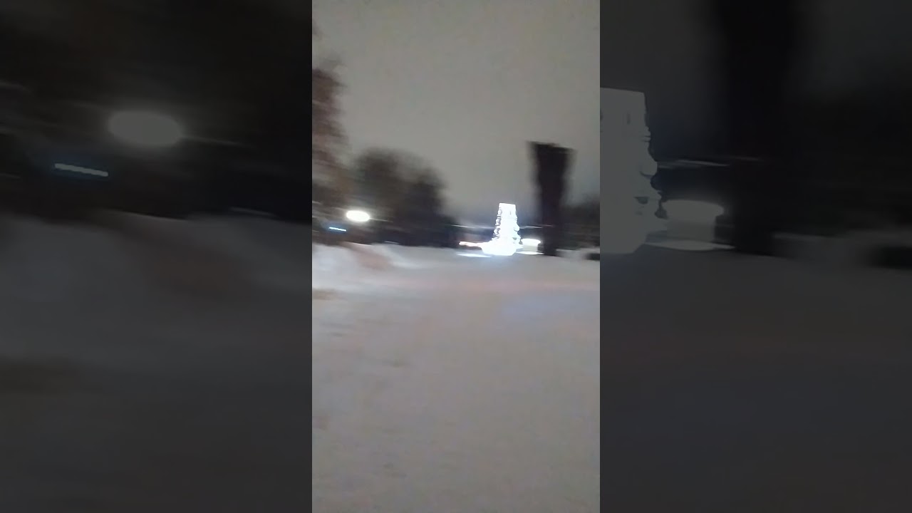 Посещение новогодней ёлки: узнаем, где находится памятник Металлургам 🎄