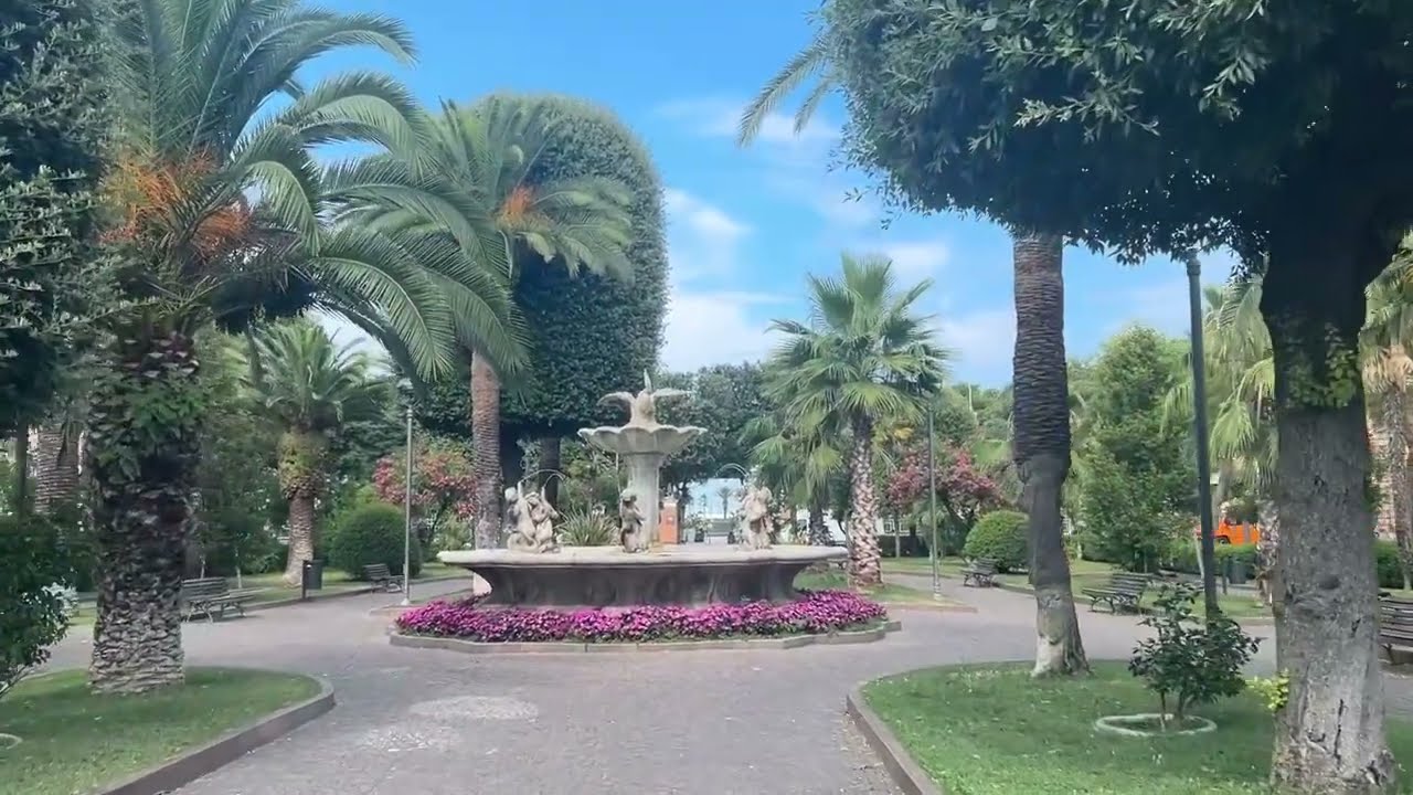 Scopri Civitanova Marche: Curiosità, Descrizioni e Video 🏖️