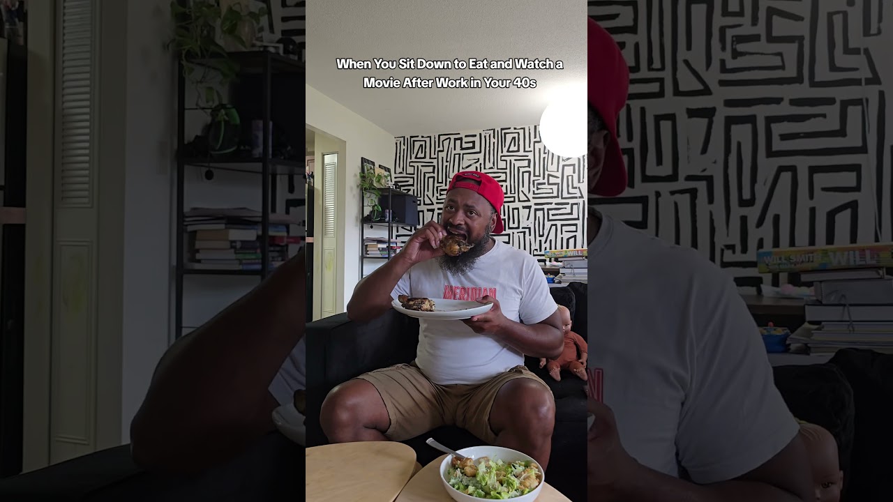 Enjoying Movie Nights with Dinner in Your 40s π¬