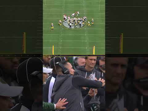 Packers called timeout just in time to prevent this 67-yard FG from counting6๏ธโฃ7๏ธโฃ #Packers #Bengals