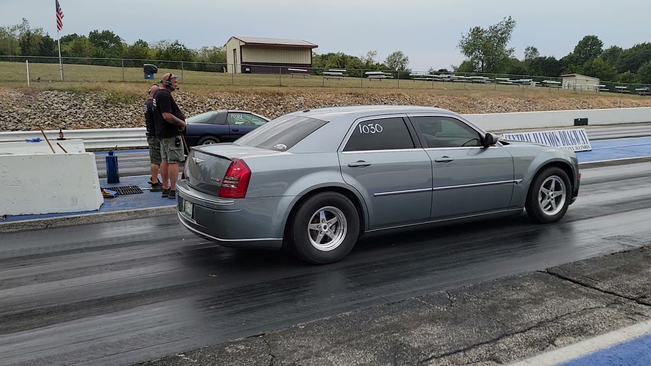 1000+ HP Chrysler 300 SRT8 at Central Illinois Dragway π