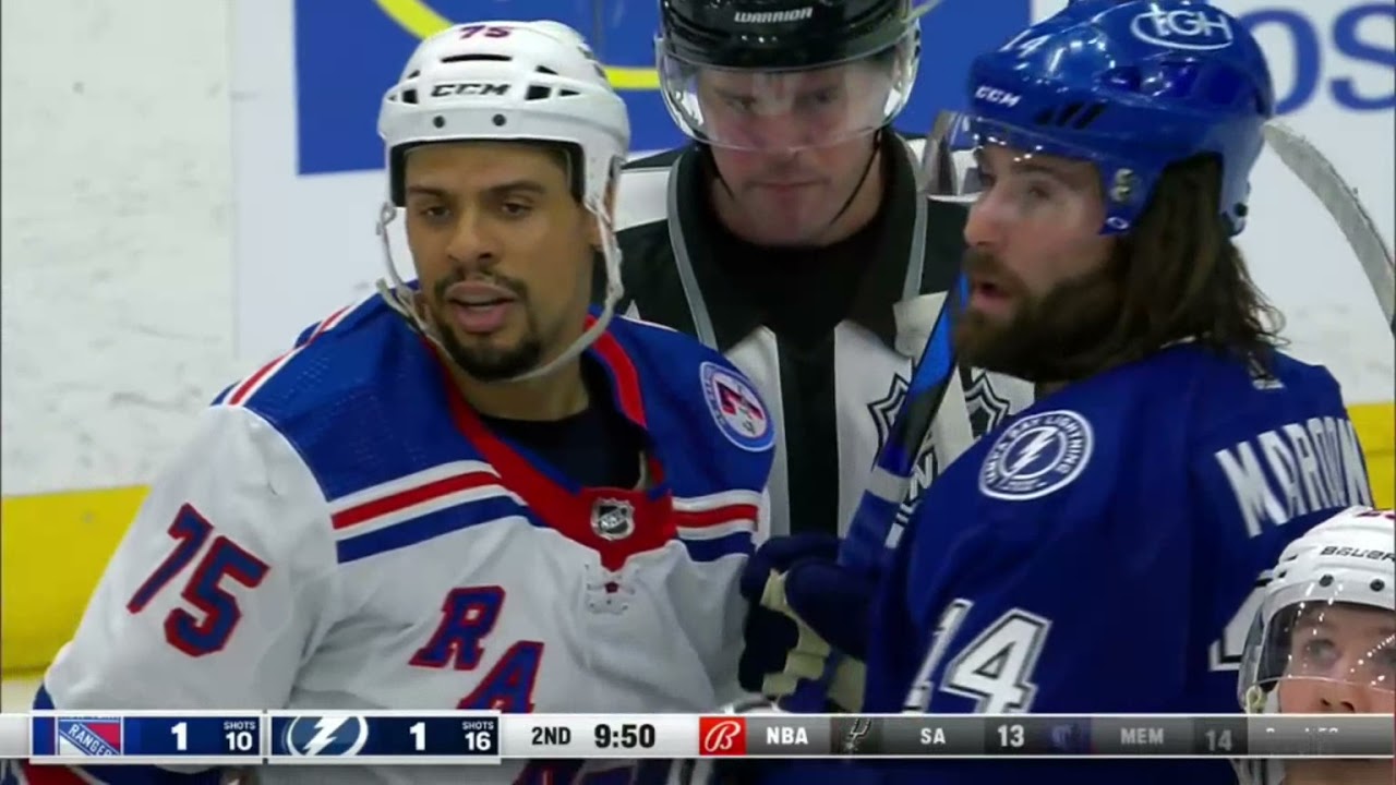 Rangers and Lightning Clash in NHL Scrum π