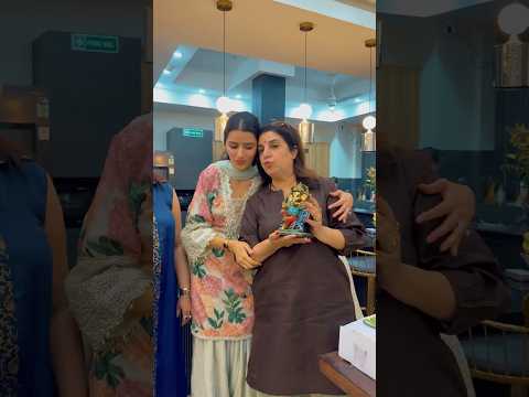 Farha Ma'am Aai Ghar Par 🥰❤️ #neetubisht #lakhneet #trending #minivlog #youtubeshorts #viral