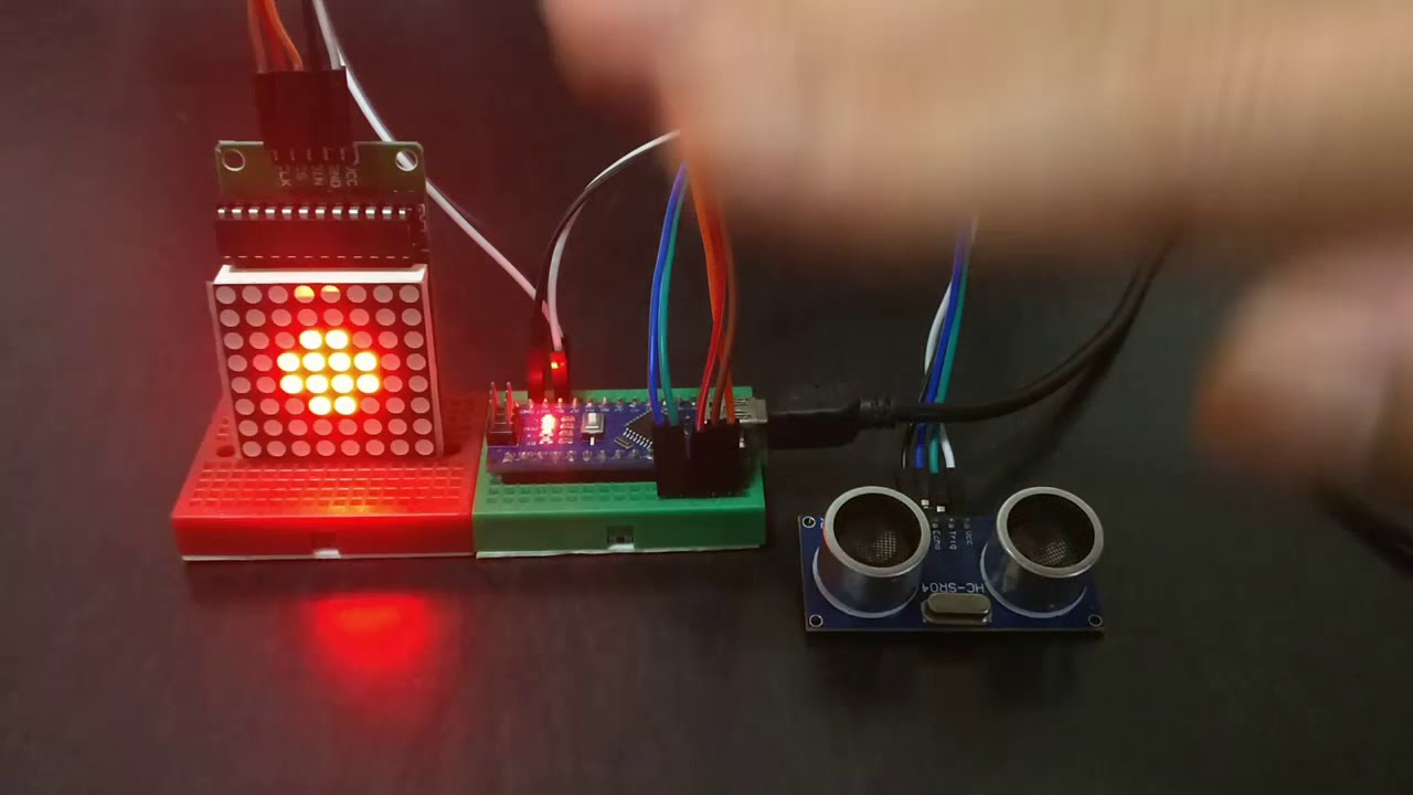 MAX7219 Arduino Projects: MAX7219 LED Matrix & HC-SR04 Sensor