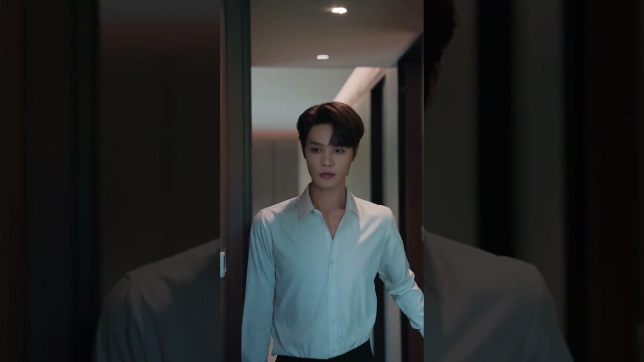 He Can't Let Go Despite Her Indifference 😢