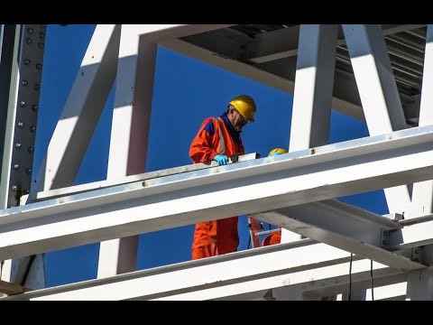 JO 2024: Des travailleurs sans-papiers sur le chantier du village des athlĂštes en Seine-Saint-Denis