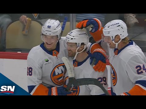 Islanders' Matthew Schaefer Picks Up First NHL Point With Assist On Jonathan Drouin's Goal