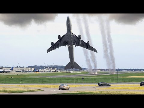 65 Unbelievable Aviation Moments Caught on Camera