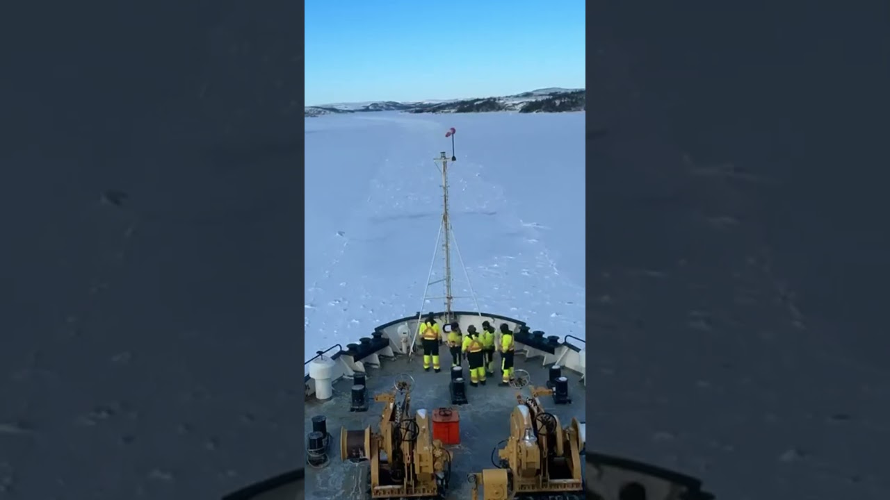 🚢❄️ Glace vs. NGCC Henry Larsen… Évidemment : la glace perd!