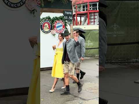Gute Laune beim FC Bayern auf der Wiesn 🥳