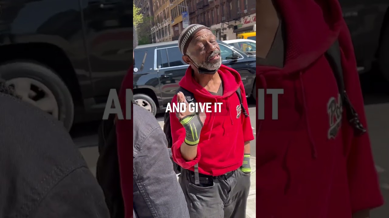 Homeless Man Surprises Stranger 😳